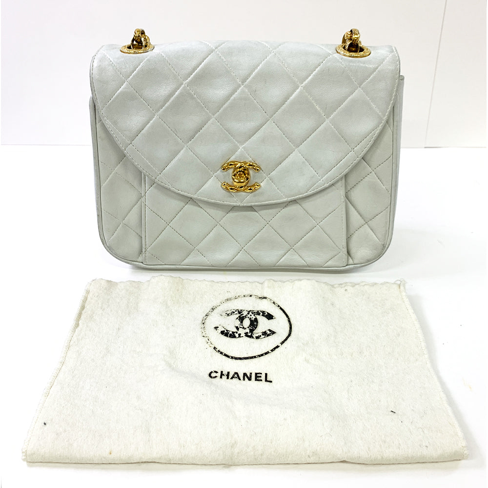 CH CHANEL Vintage Flap Bag, White, Lambskin Leather, Gold hardware - view 7