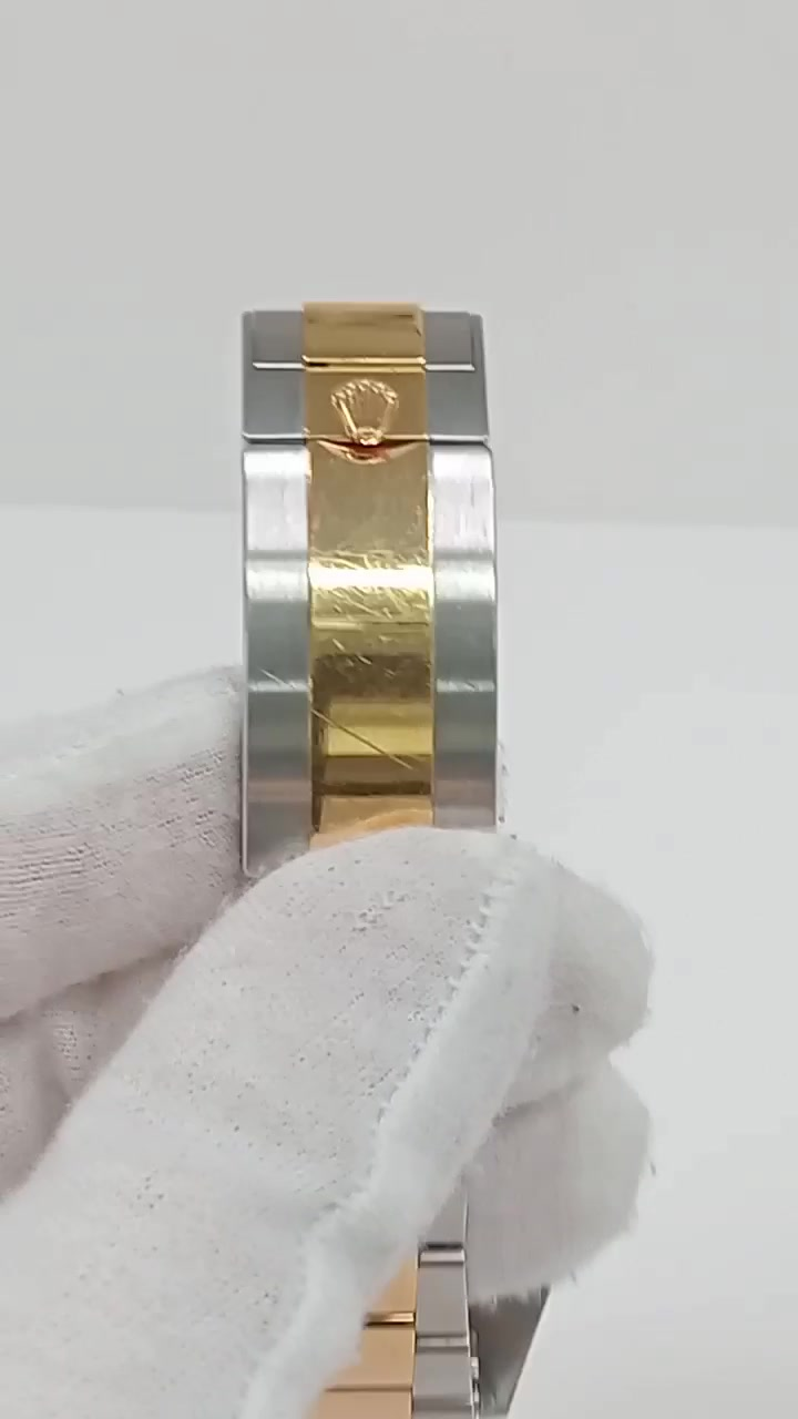 Rolex Sea-Dweller Ref 126603 stock 32641 Clasp and bracelet from vendor video