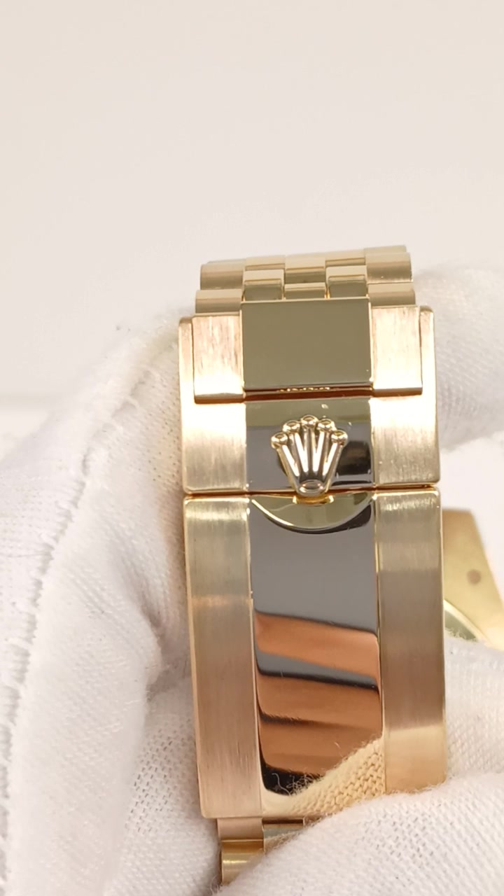 Rolex 126718GRNR stock 32803 Clasp from vendor video