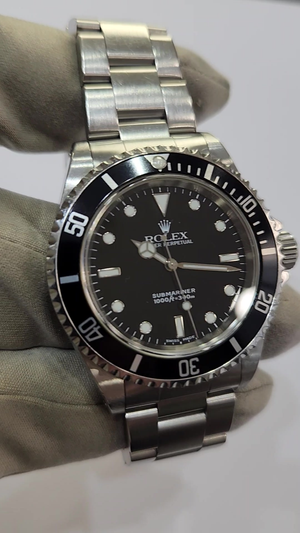 Rolex stock 32951 Front from vendor video