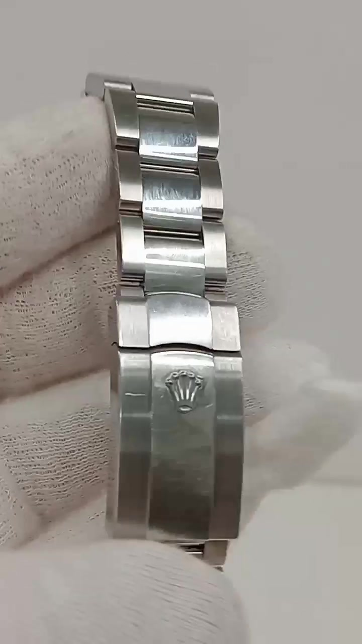 Rolex Datejust stock 33127 Clasp and bracelet from vendor video