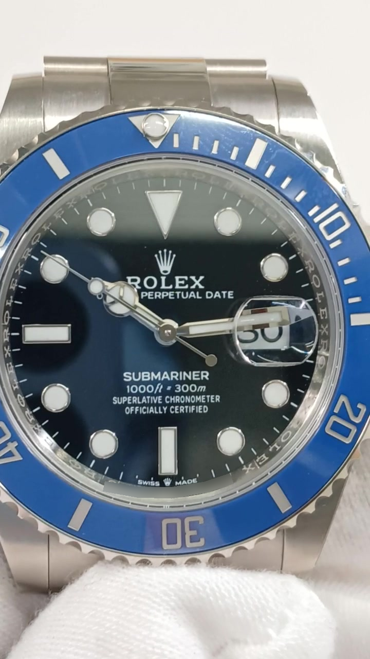 Rolex Submariner Ref 126619LB stock 33829 Front from vendor video