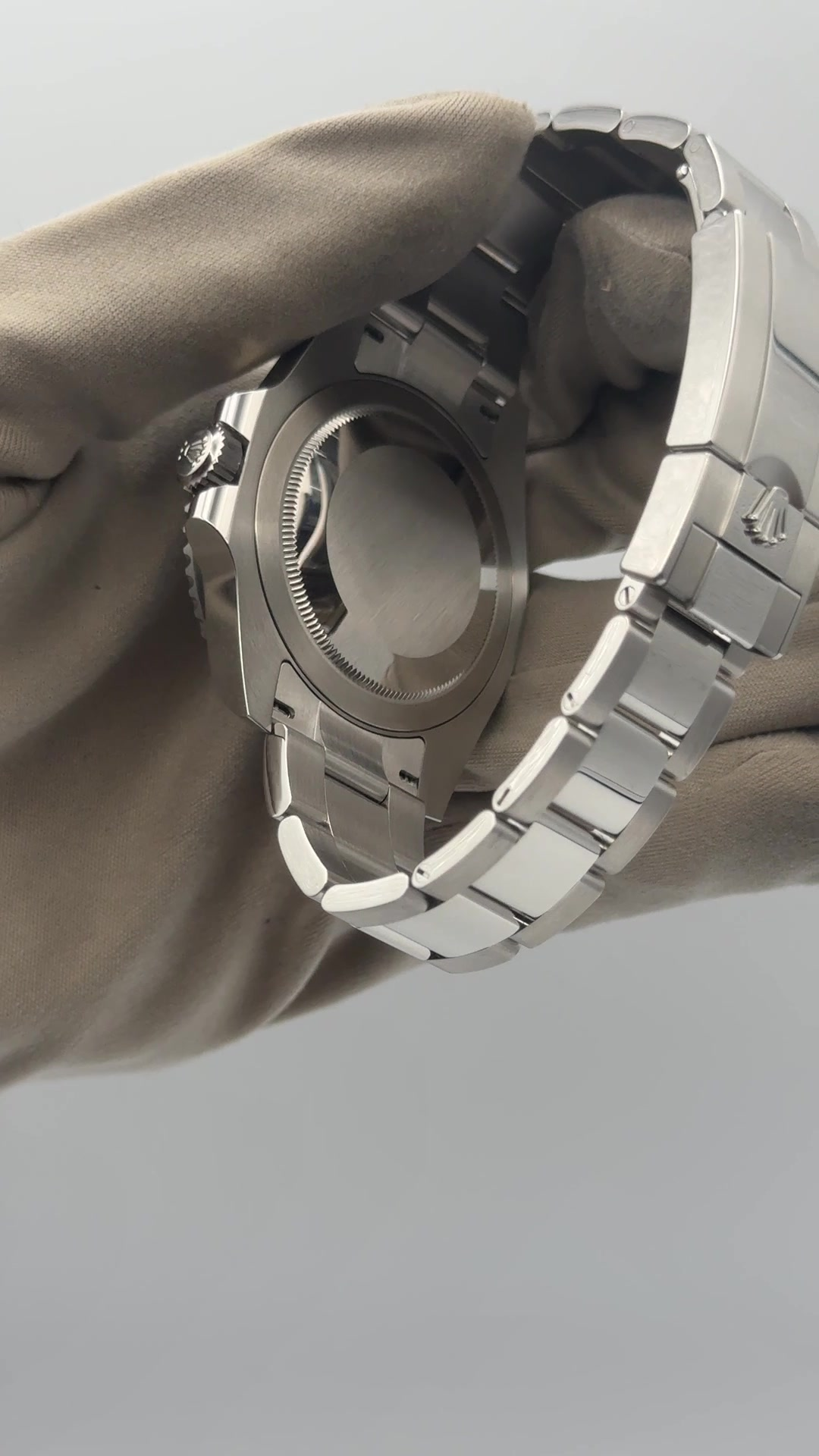 Rolex stock 38010 Caseback and crown from vendor video