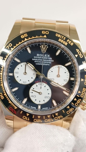 Rolex Daytona stock 39375 Front from vendor video