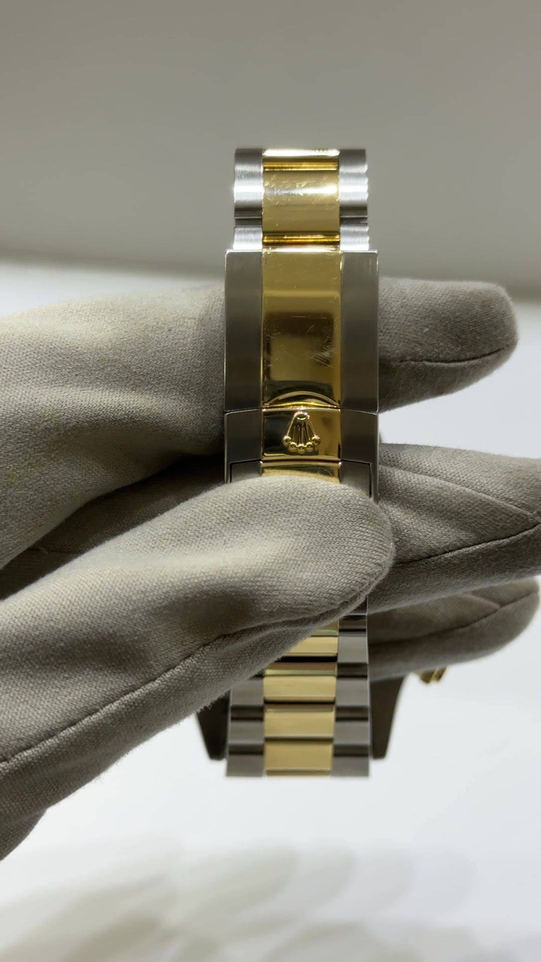 Rolex stock 39996 Clasp and bracelet from vendor video