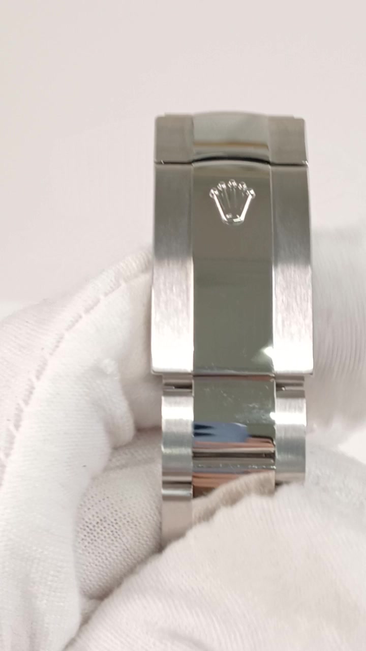 Rolex Milgauss Green Crystal — Clasp; stock 40417