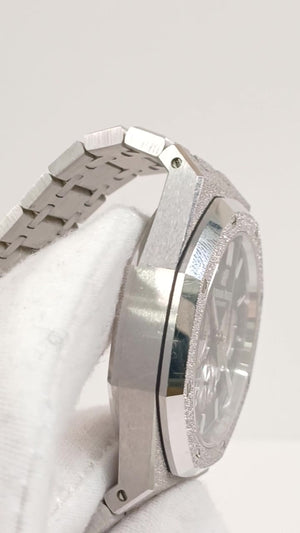 Audemars Piguet 40677 — Side profile view from vendor video