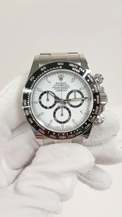 Rolex Daytona stock 42042 Front from vendor video