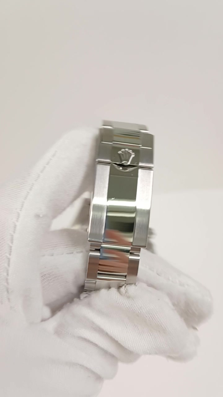 Rolex Daytona stock 42042 Clasp and bracelet from vendor video
