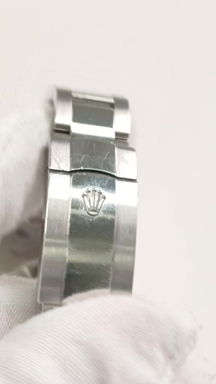 Rolex Datejust stock 42390 Clasp and bracelet from vendor video