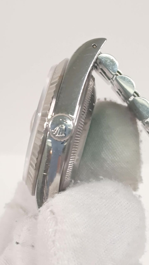 Rolex 16234 stock 42995 Crown side from vendor video