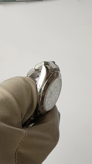 Rolex stock 43026 Case side from vendor video