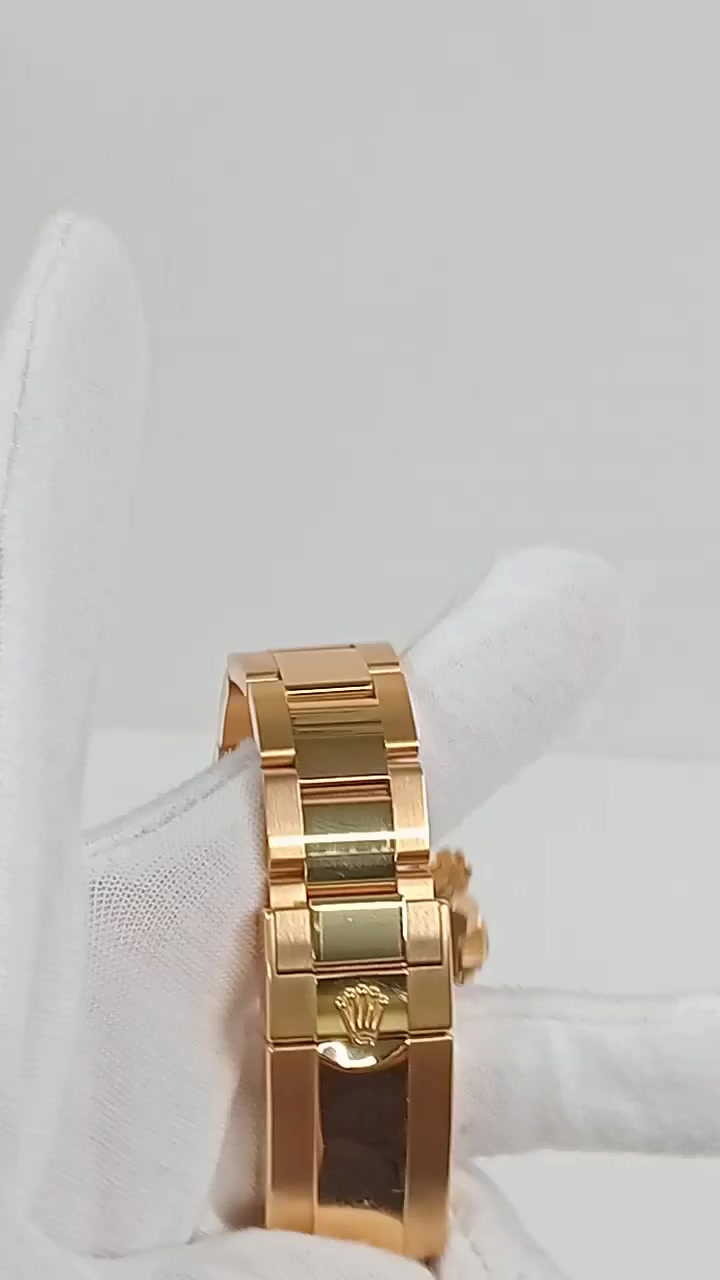 Rolex Daytona stock 44159 — Clasp and bracelet from vendor video
