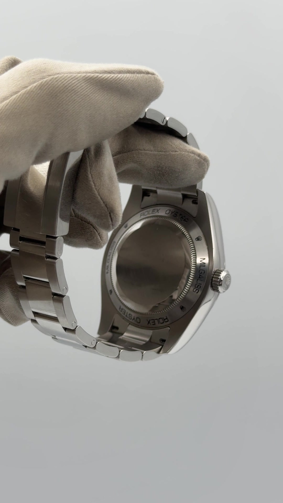 Rolex stock 44173 Caseback from vendor video