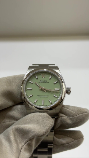 Rolex stock 45095 Front from vendor video
