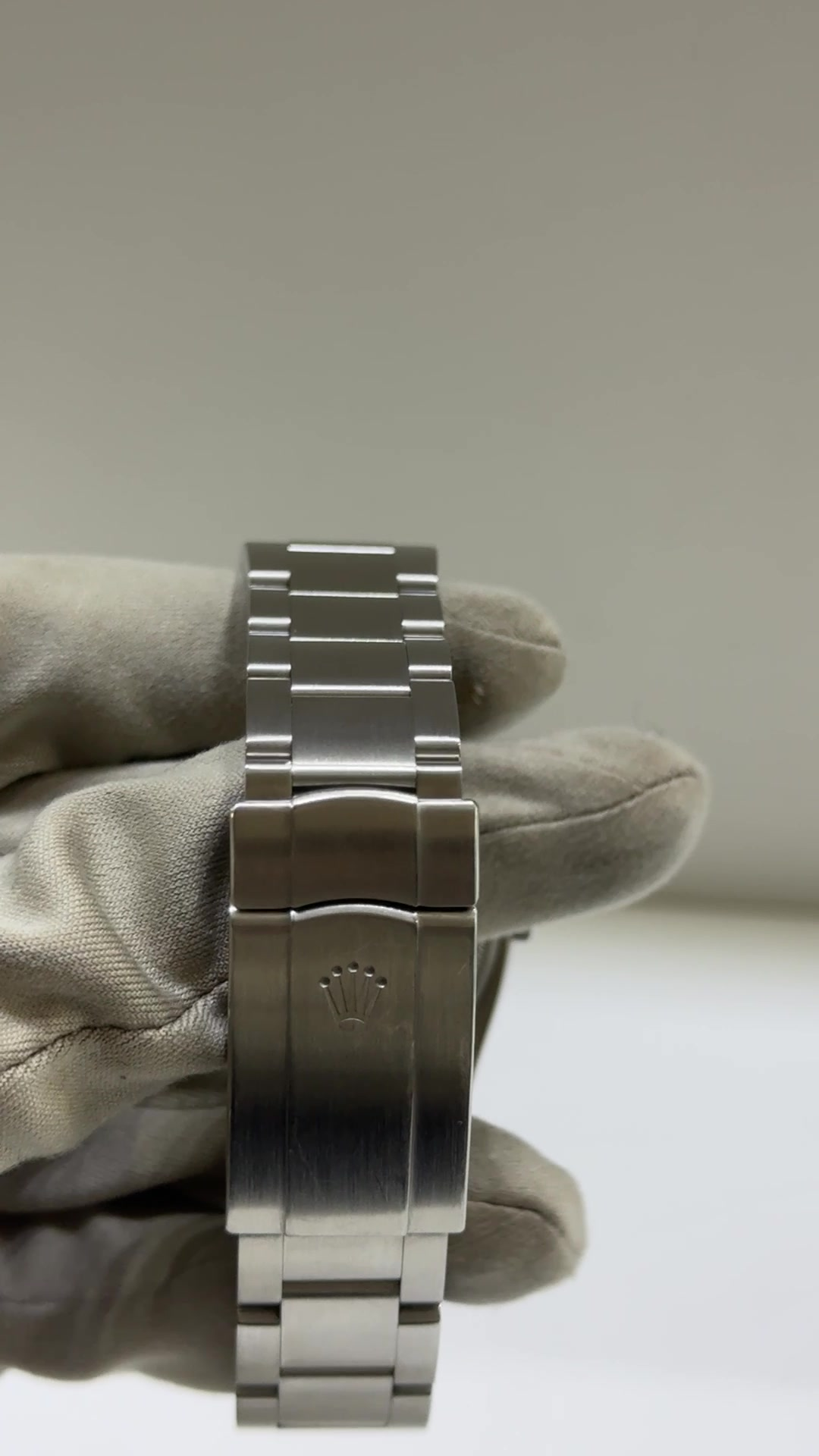 Rolex stock 48234 Clasp and bracelet from vendor video