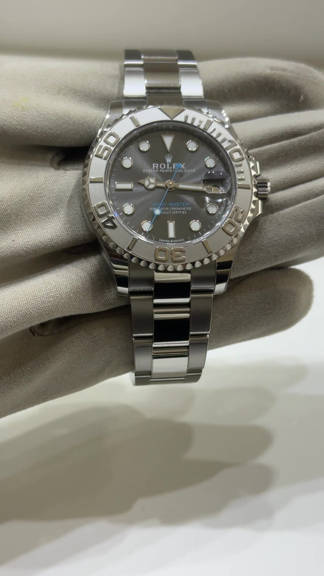 Rolex stock 48483 Front from vendor video