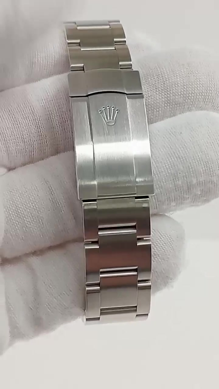 Rolex Oyster Perpetual stock 48910 — Clasp and bracelet from vendor video
