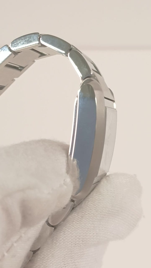 Cartier stock 49070 Case side from vendor video