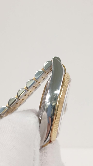 Rolex Datejust stock 54392 Case side from vendor video