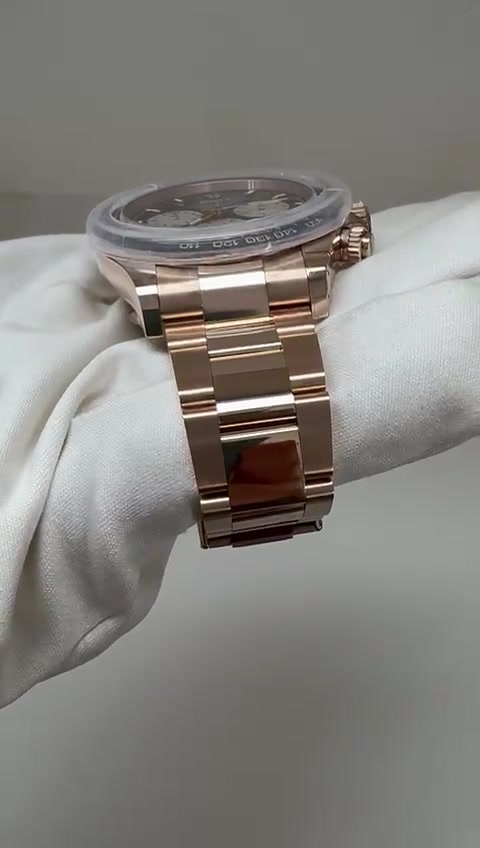 Rolex 126525LN stock 56476 Case side from vendor video