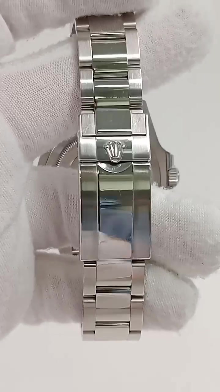Rolex GMT-Master II stock 56703 — Clasp and bracelet from vendor video