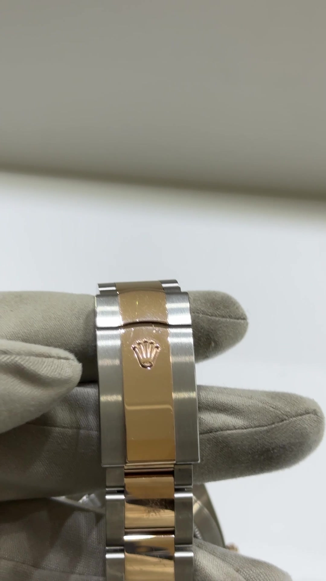 Rolex stock 57683 Clasp and bracelet from vendor video