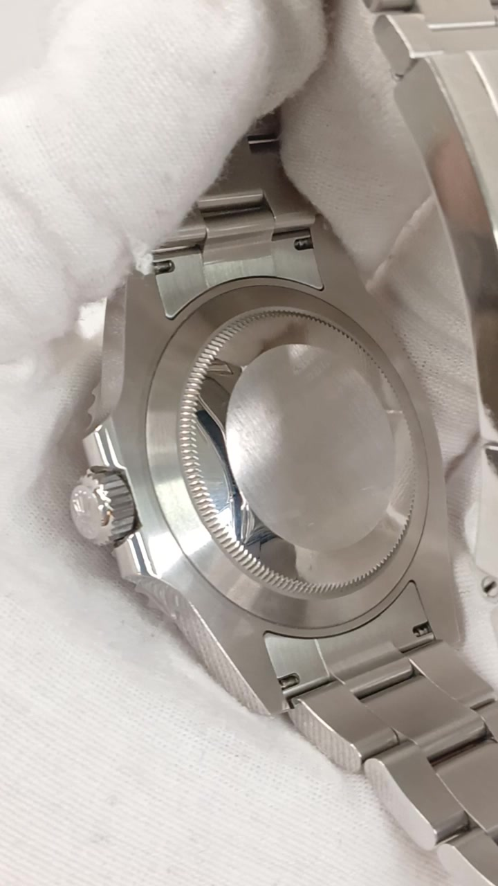 Rolex Submariner stock 61515 — Caseback from vendor video