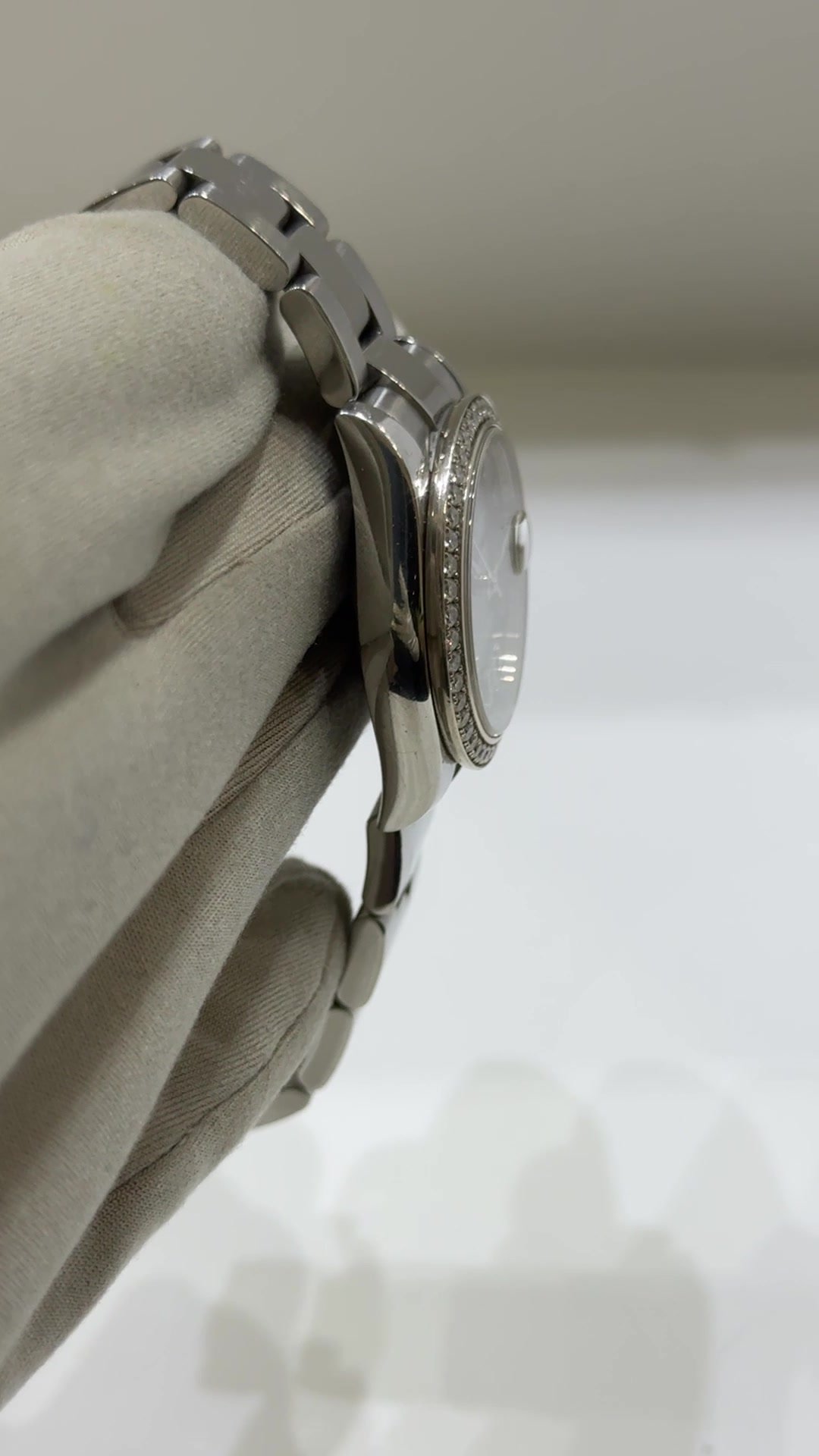 Rolex stock 62378 Case side from vendor video