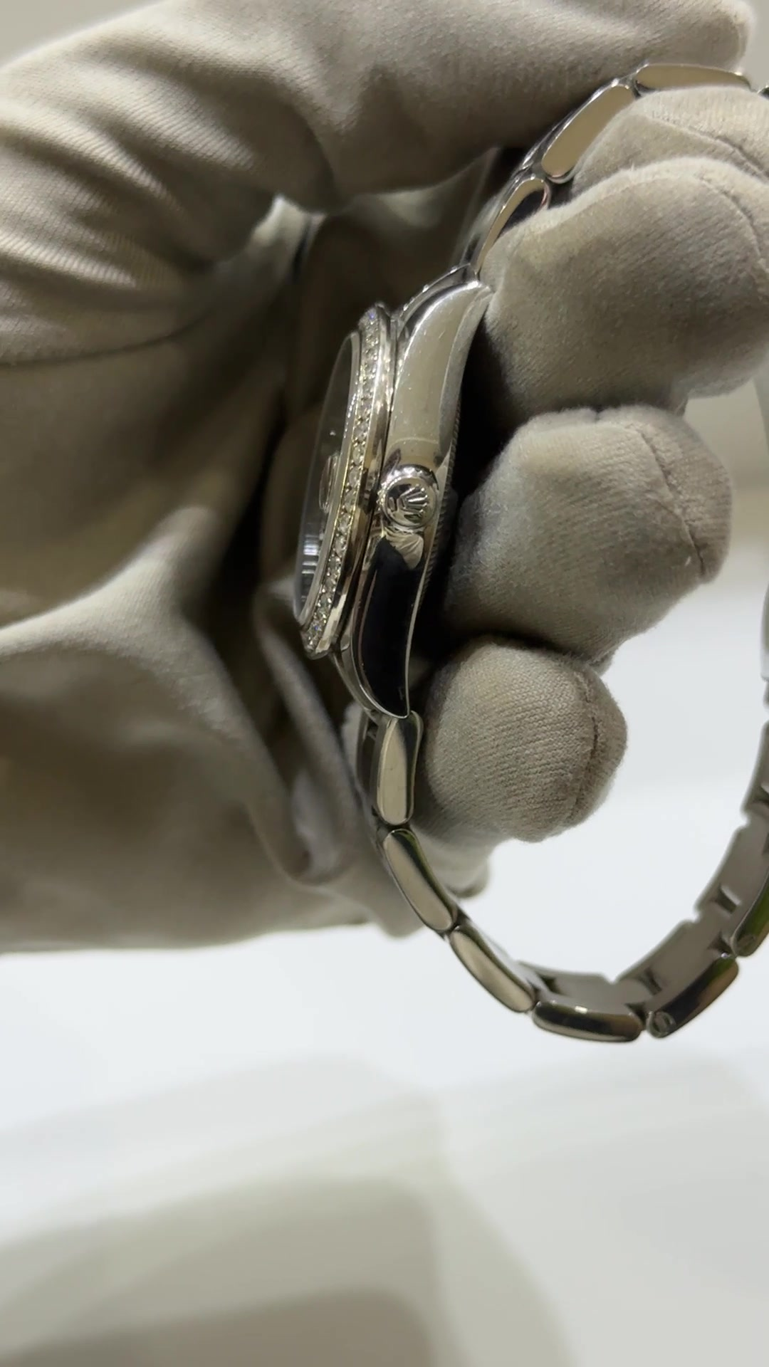 Rolex stock 62378 Crown and case from vendor video