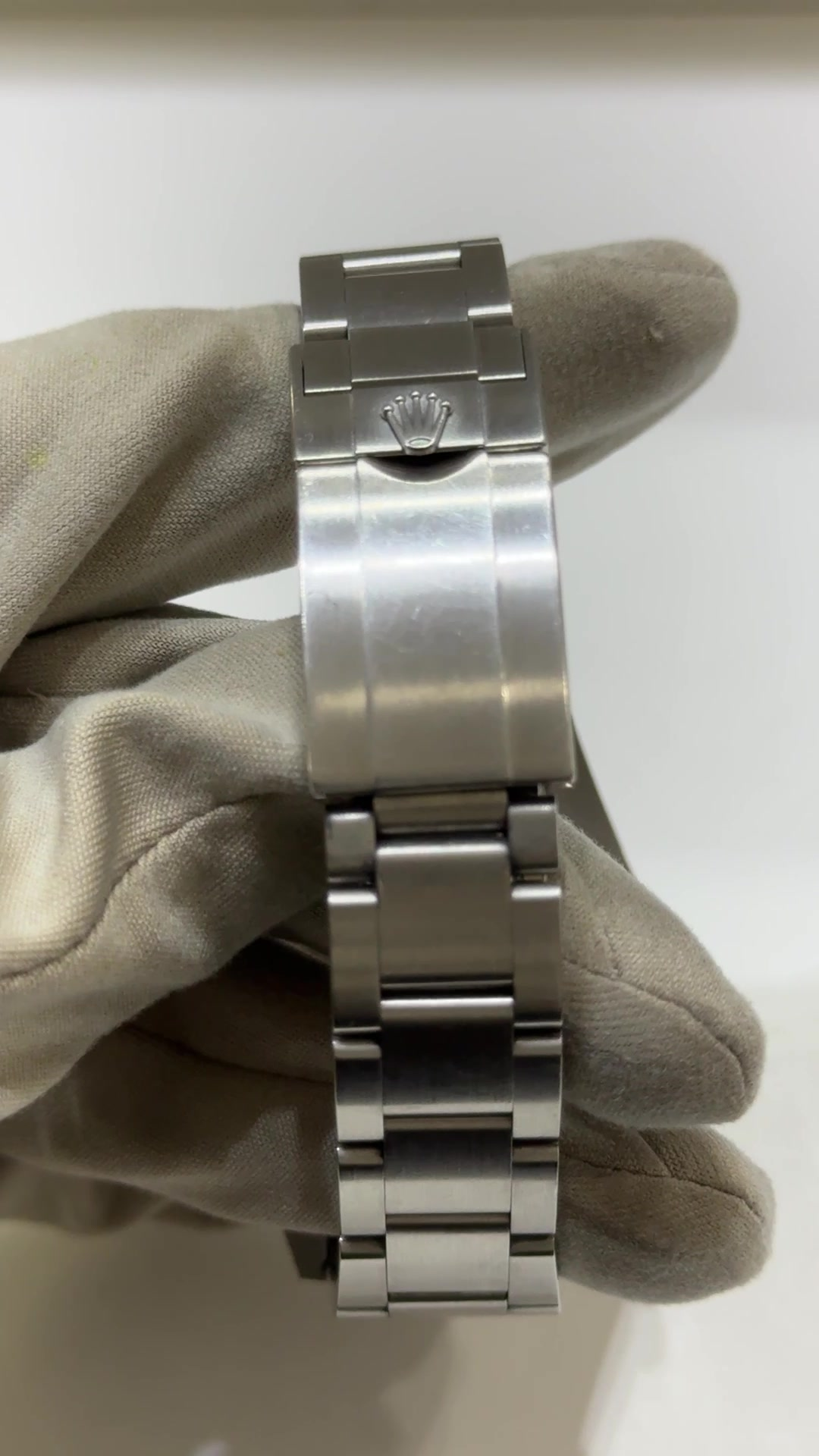 Rolex stock 63686 Clasp and bracelet from vendor video