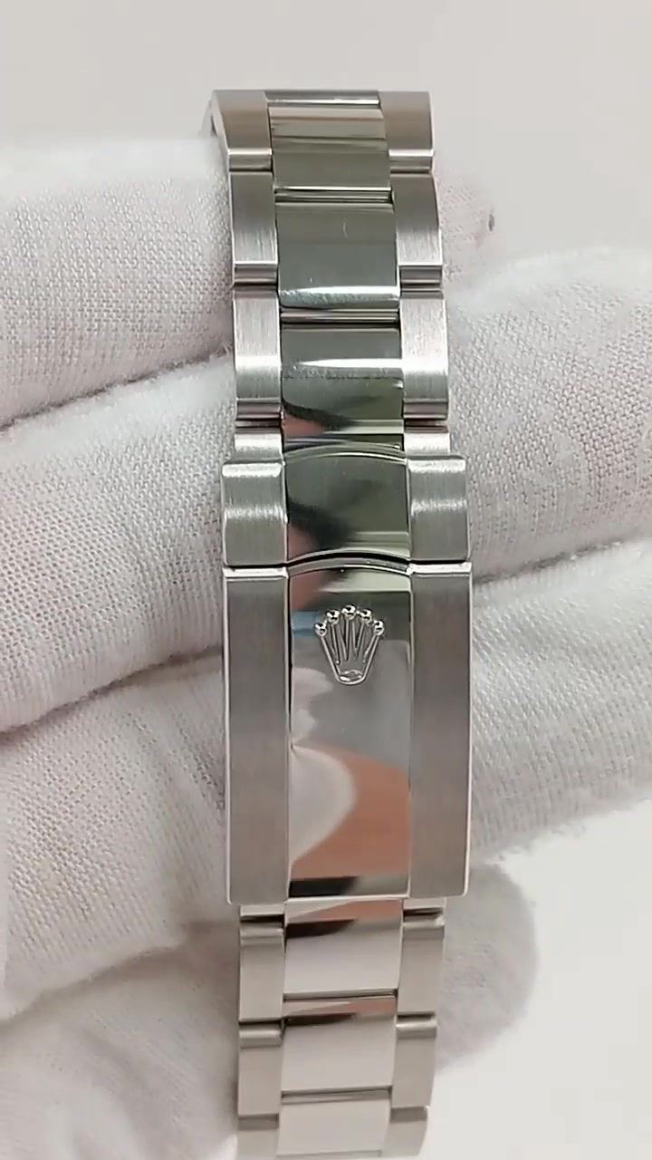 Rolex Datejust stock 63893 Clasp and bracelet from vendor video
