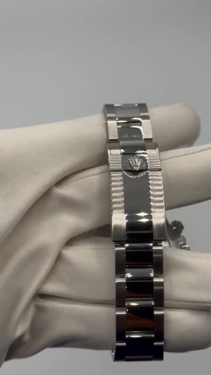 Rolex 126500LN stock 66085 Clasp from vendor video