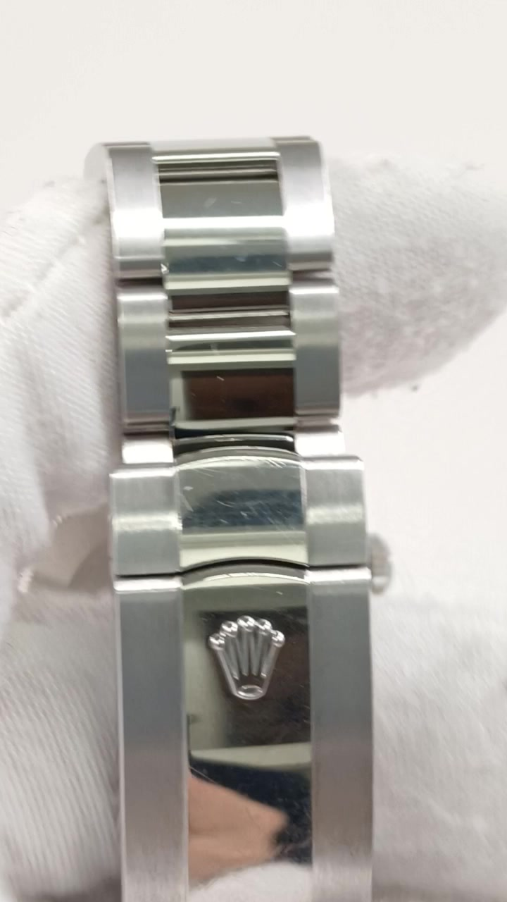 Rolex Datejust stock 66656 Clasp and bracelet from vendor video