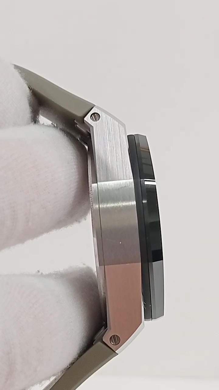 Audemars Piguet 68363 — Side profile view from vendor video