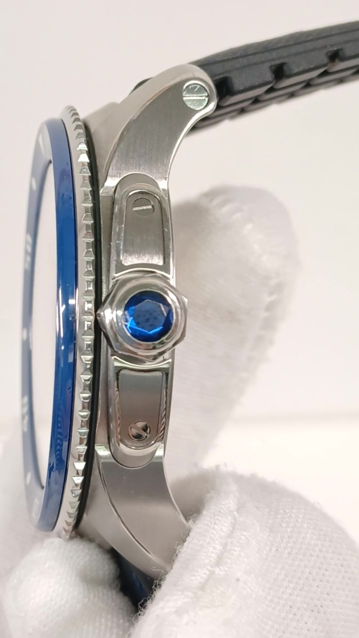 Cartier WSCA0010 stock 68406 Crown side from vendor video