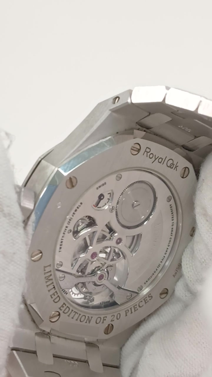 Audemars Piguet 68790 — Caseback view from vendor video