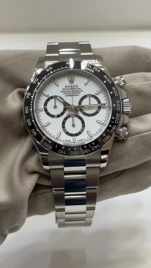 Rolex Daytona stock 72456 Front from vendor video