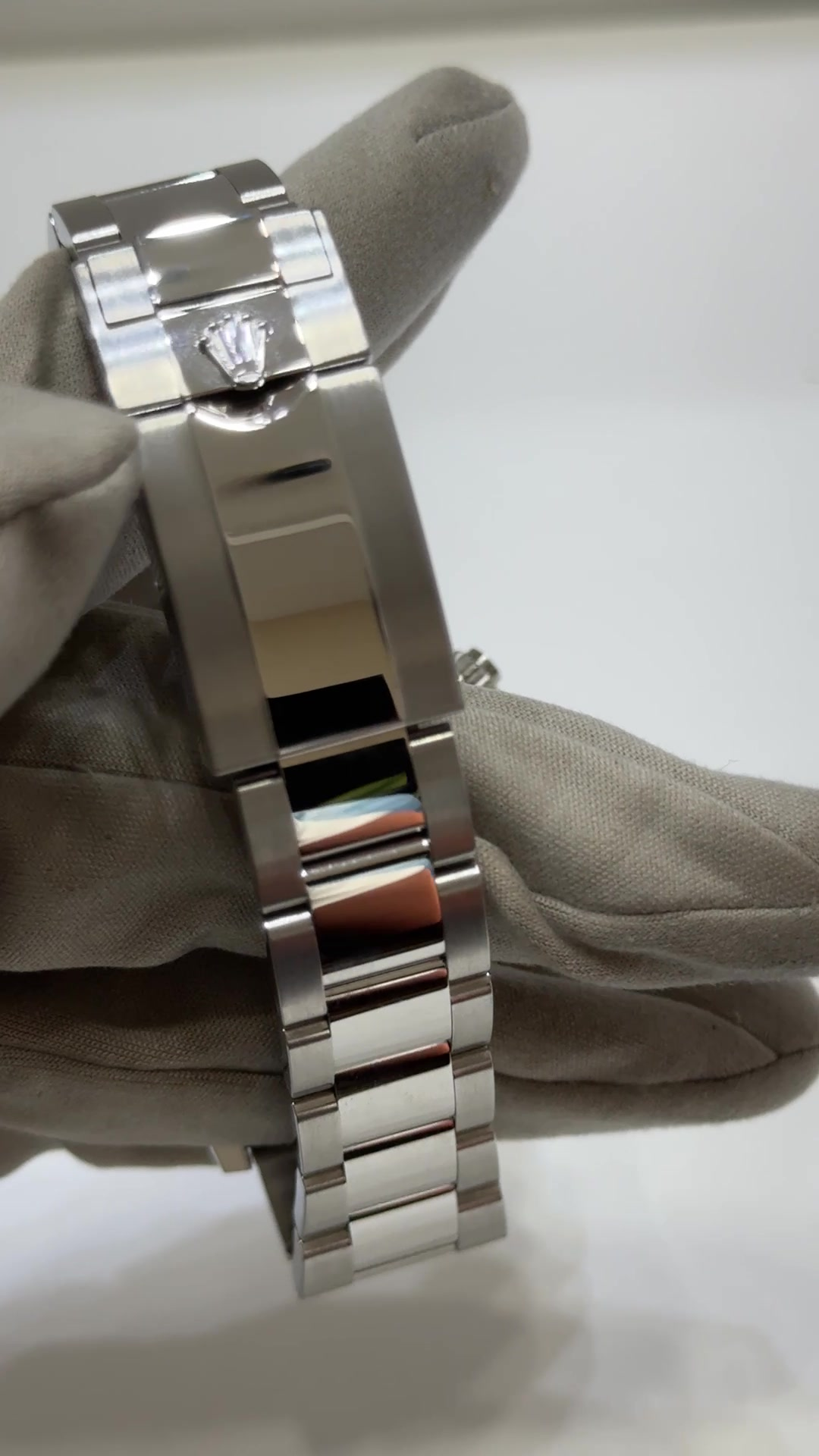 Rolex Daytona stock 72456 Clasp and bracelet from vendor video