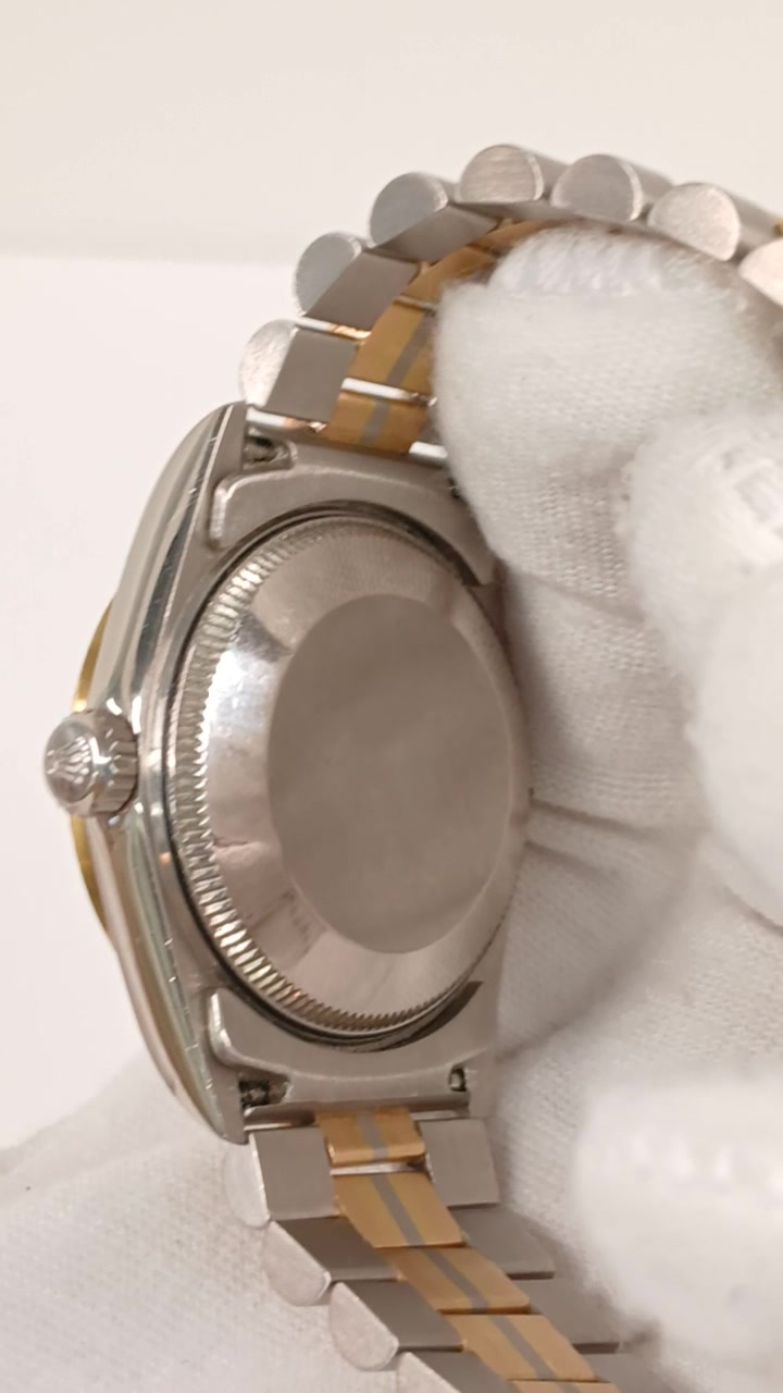 Rolex stock 72707 Caseback from vendor video