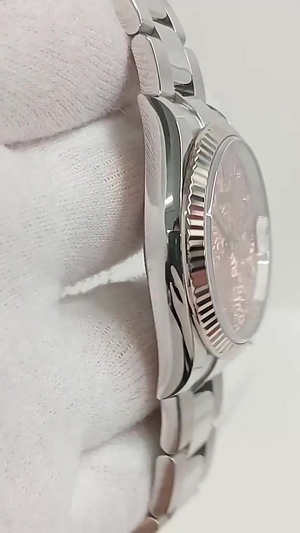 Rolex Datejust stock 73121 Case side from vendor video
