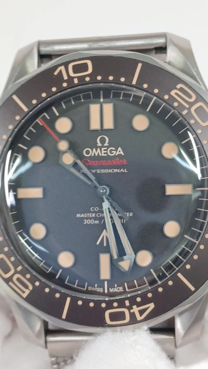 Omega 210.90.42.20.01.001 stock 73198 Front from vendor video