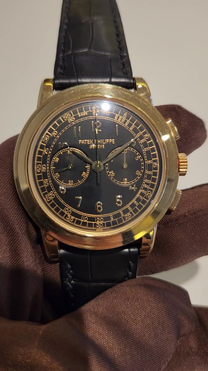 Patek Philippe Chronograph stock 73556 — Front from vendor video