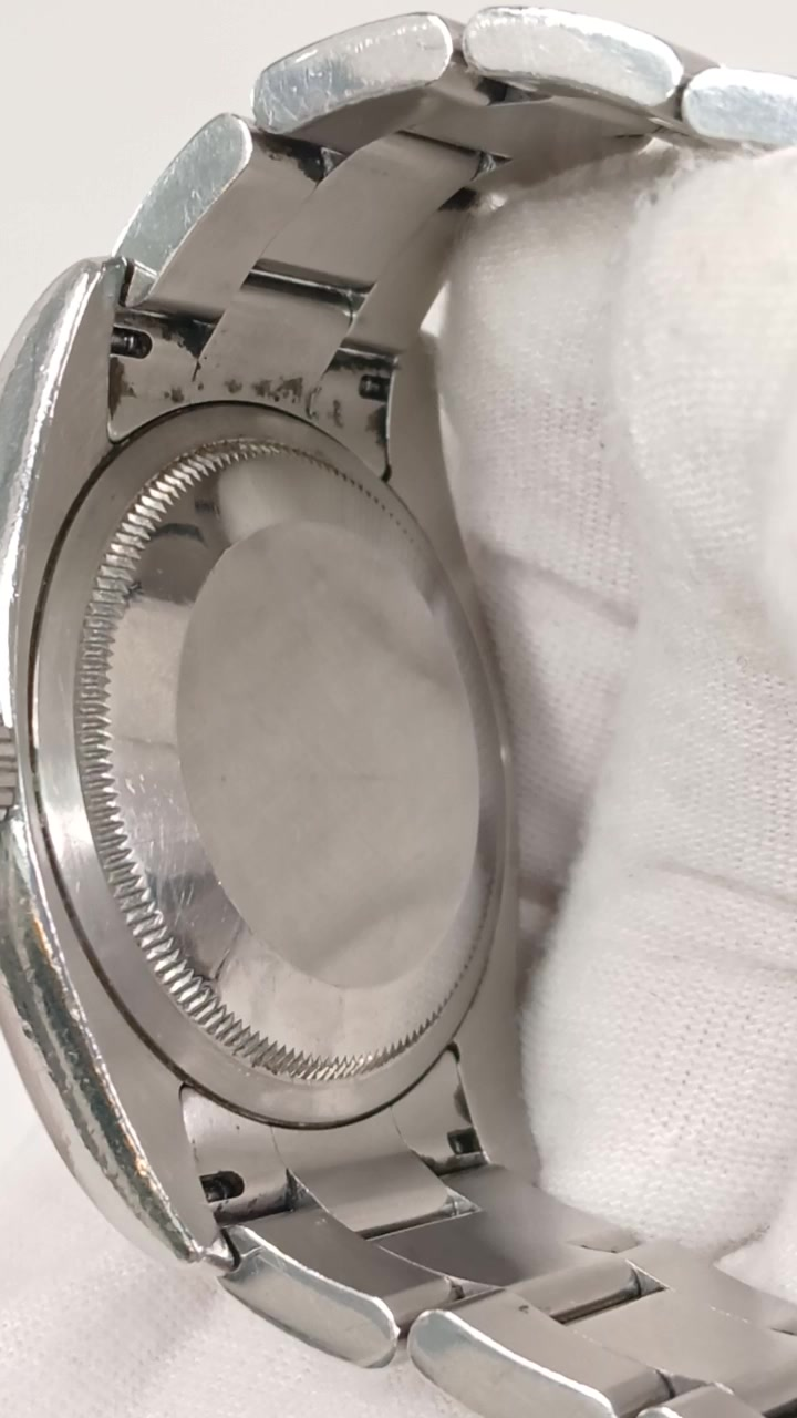 Rolex 116264 stock 74558 Caseback from vendor video