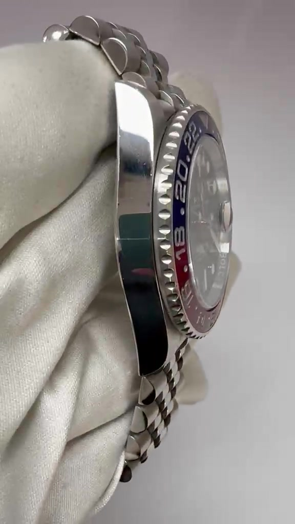 Rolex stock 74576 Case side from vendor video