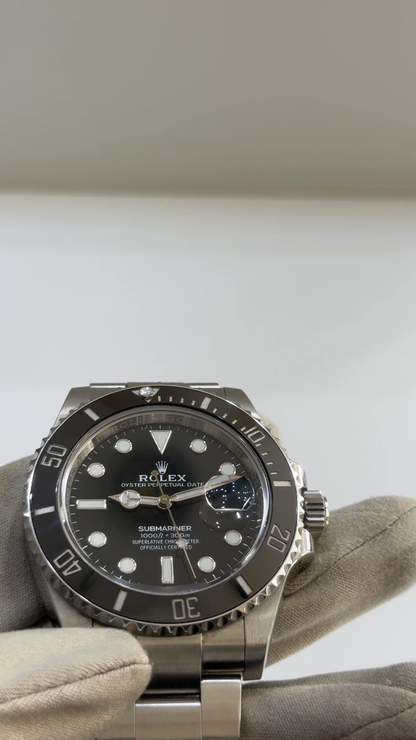 Rolex stock 74727 Front from vendor video