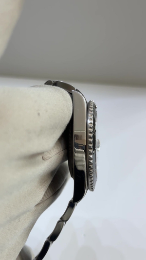 Rolex stock 74727 Case side from vendor video
