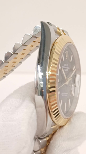 Rolex 126333 stock 77138 Side from vendor video
