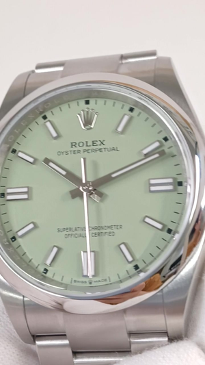 Rolex 126000 stock 77937 Front from vendor video