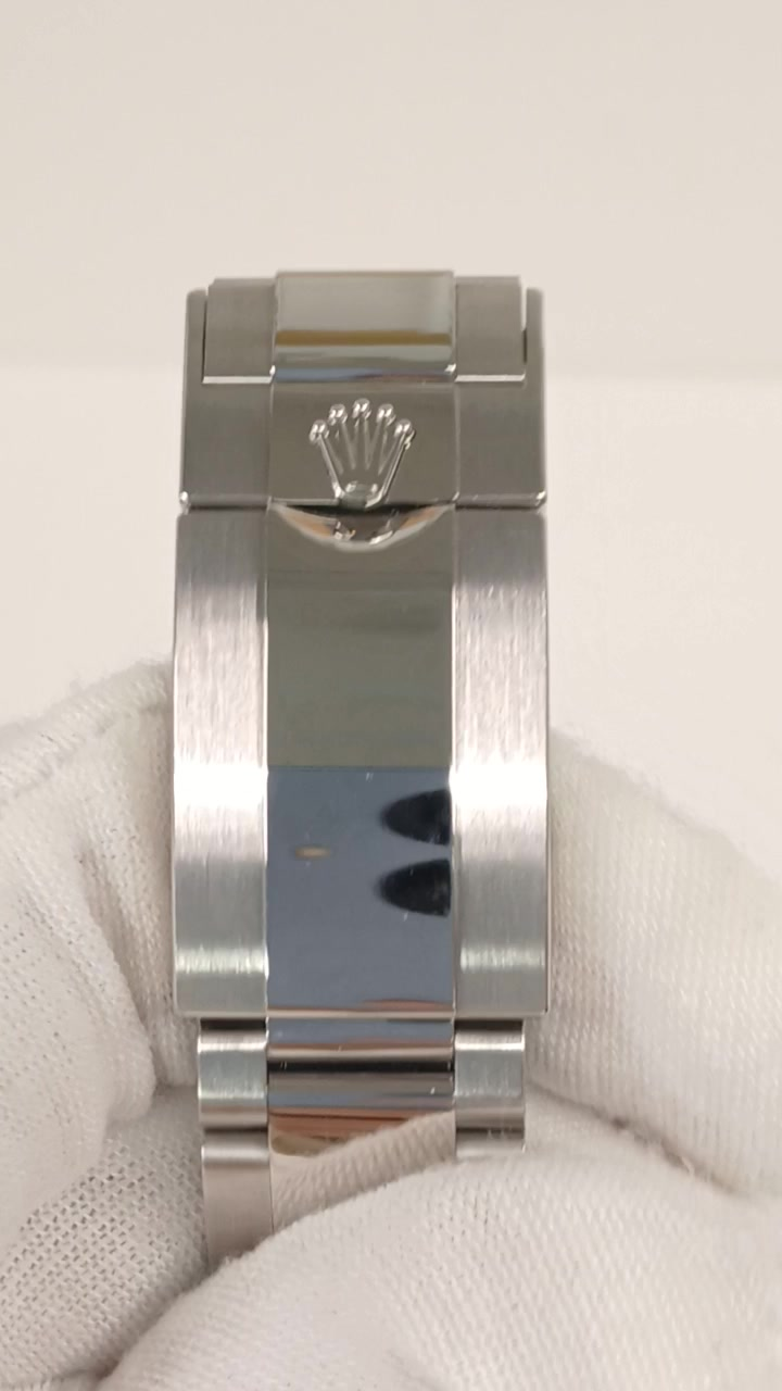 Rolex 126500LN stock 78174 Clasp from vendor video